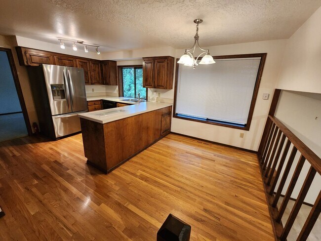 Photo - Charming 4 Bed 2.5 Bath Pet Friendly Home.