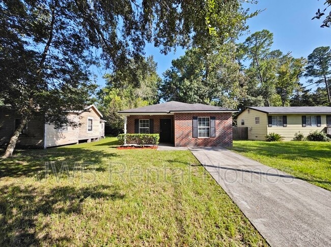 Building Photo - 2353 Johnson Ave