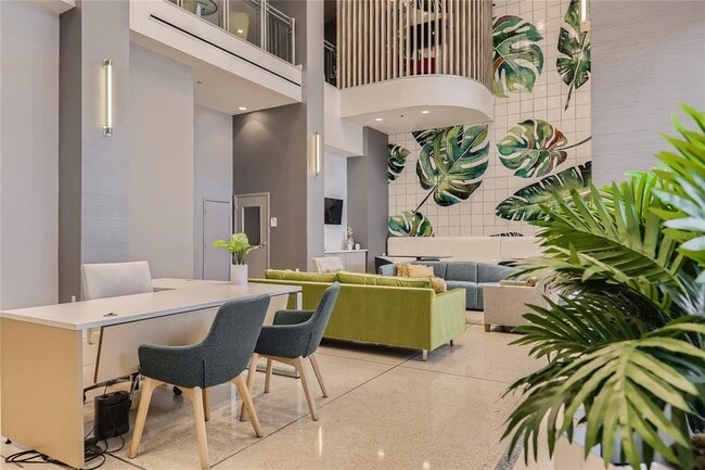 Photo - 415 E Pine St