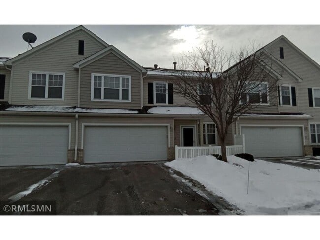 Building Photo - 5050 Holly Ln N