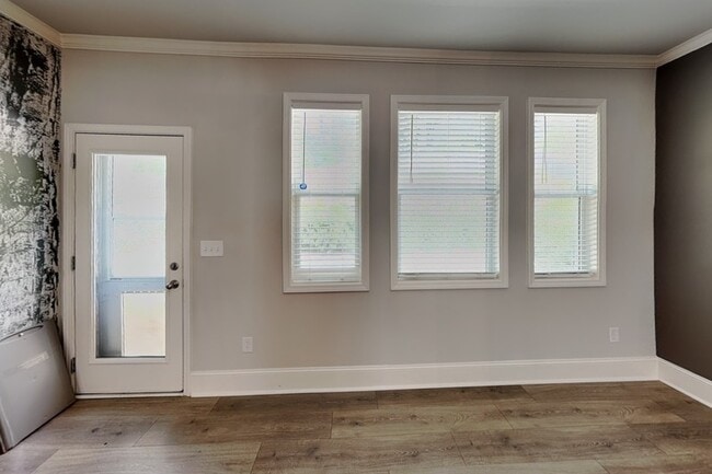Photo - 6945 Daylily Ln