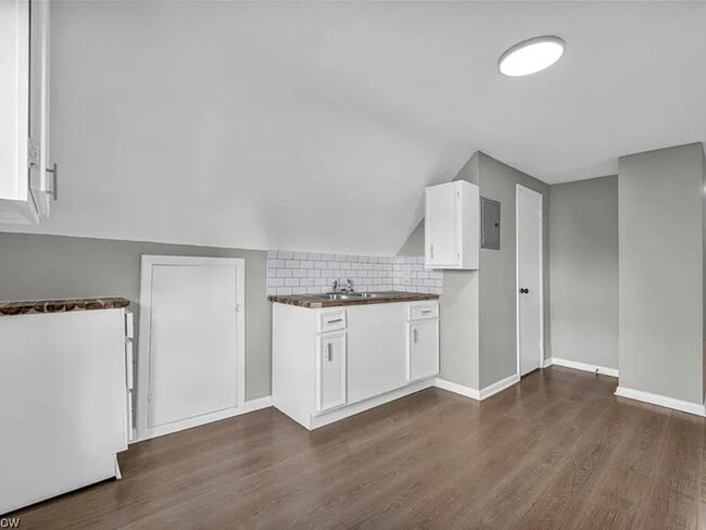 Photo - 3610 E 140th St Unit 3rd Floor