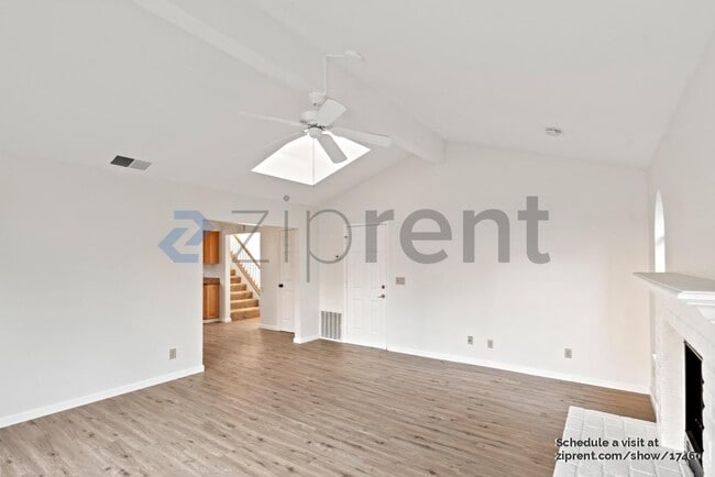 Photo - 39986 Barbara St