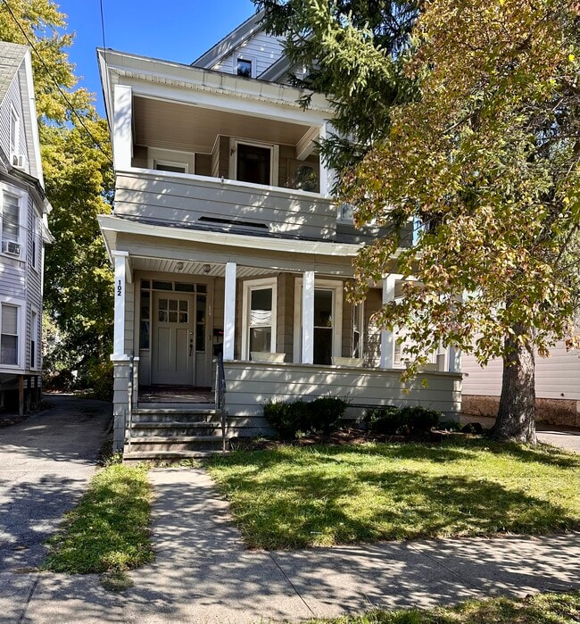 Building Photo - 102 Peck Ave Unit 2