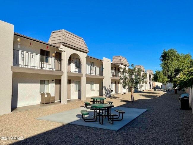 Photo - 1222 E Mountain View Rd Unidad 213