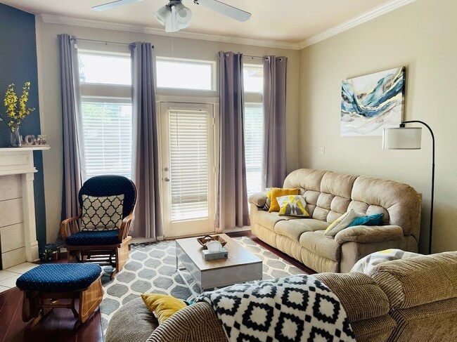 Photo - 6420 Stockton Dr