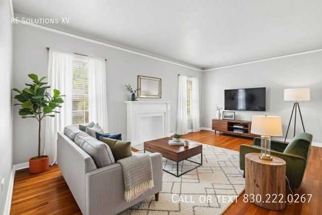 Building Photo - 336 E Lullwood Ave Unit 3