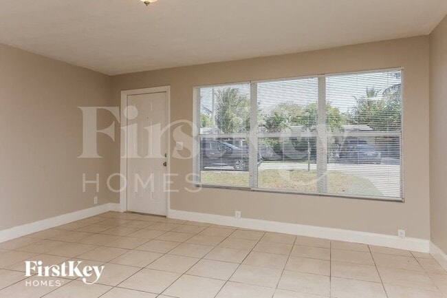 Photo - 1425 NE 29th St