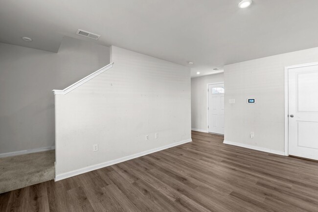 Photo - YORK COUNTY 4Bdrm w/Fenced BCKYD.