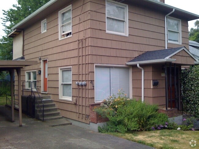 Building Photo - 2825-2827 NE Weidler St Unit 2825 Rental