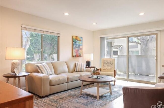 Building Photo - 16872 Cod Cir Unit A Rental