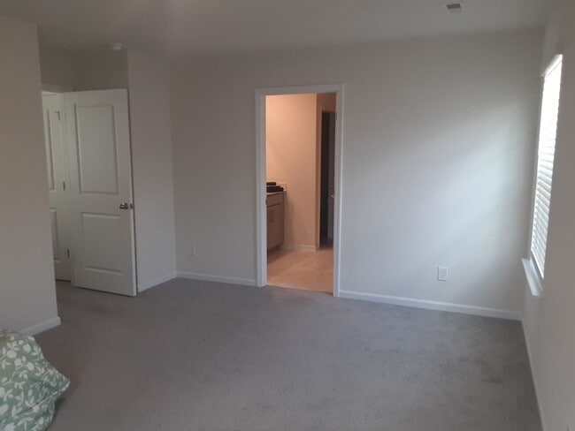 Photo - Charming Four Beroom Home in Southeast Col...