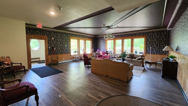 Photo - 1 Bedroom, 1 Bath Apartment- All utilities... Unit 7