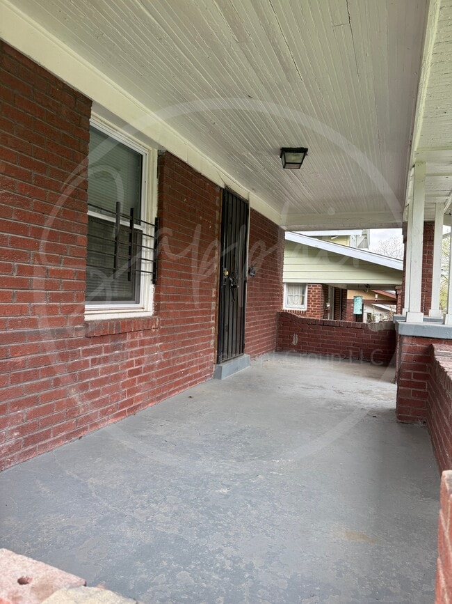 Photo - 5410 Euclid Ave E