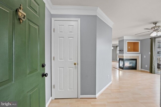 Building Photo - 46966 Courtyard Sq Unit 301