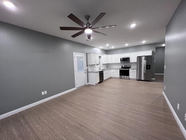 Photo - 235 Guthrie Dr