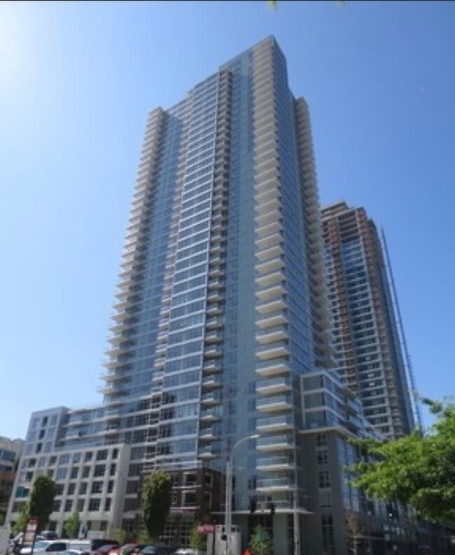 583 Battery St Unit 203N