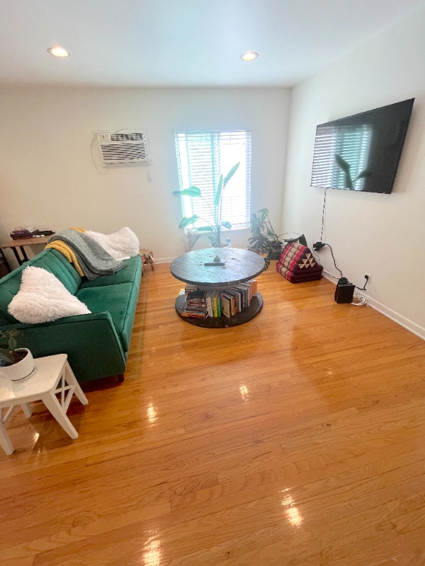 Photo - 1415 N Harper Ave Unit 2