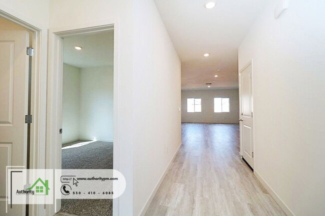 Photo - 2141 Hilltop Dr