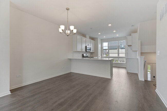 Photo - 1289 Lakepointe Dr