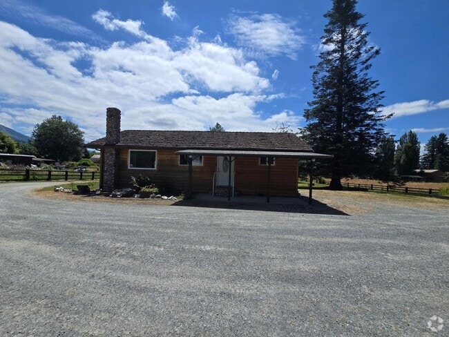 Building Photo - 2 Plus bedroom, 1 Bathroom House in Sedro ...