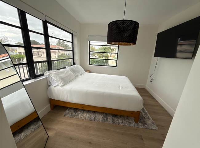 Photo - 1716 SW 11th St Unidad 3