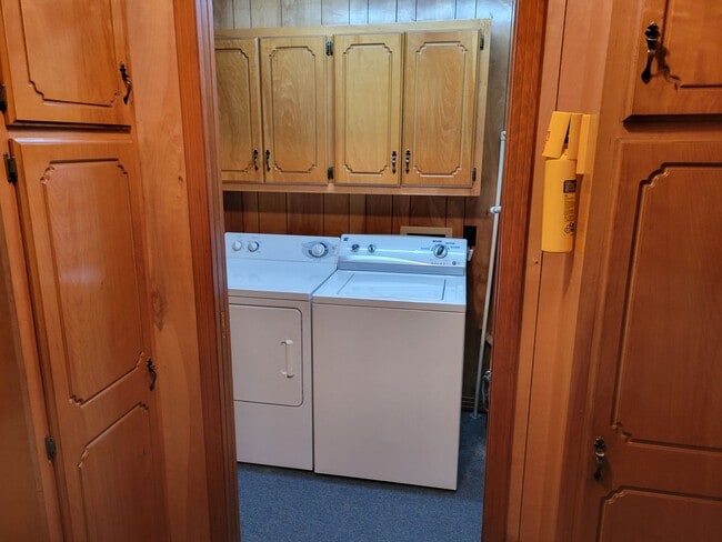 Photo - 912 N Main St