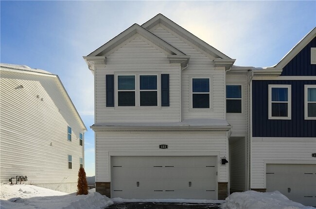 Photo - 122 Scotland Ln