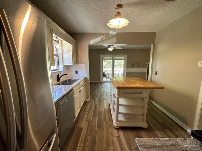 Photo - 4831 E Olive Rd