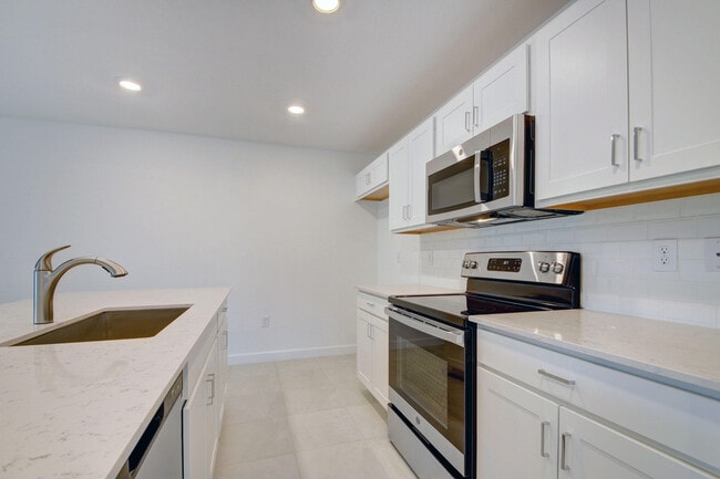 Photo - 6875 Broadwater Ln