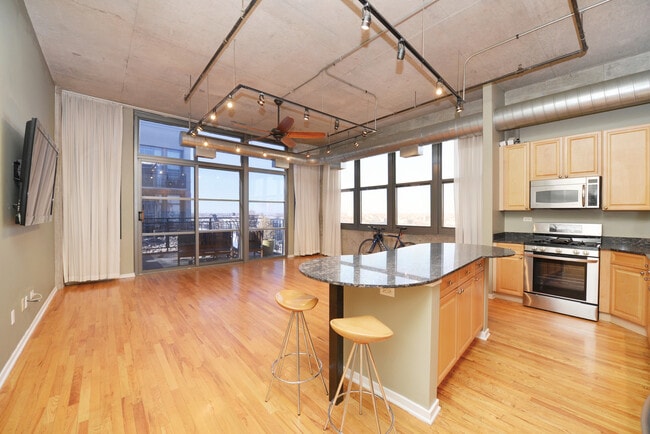Photo - 900 N Kingsbury St Unit 1041