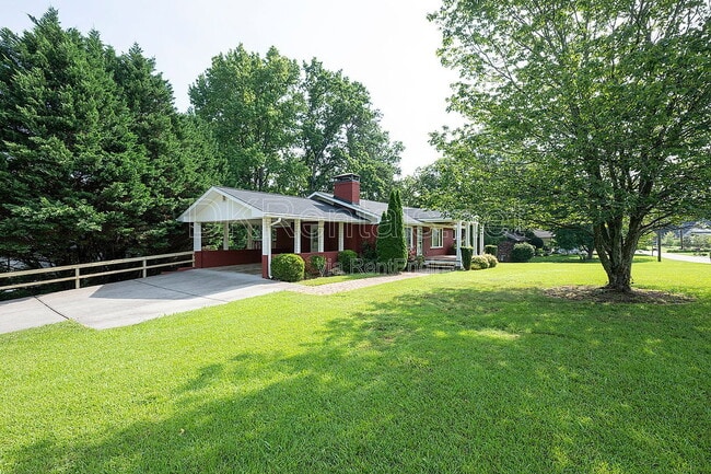 Photo - 245 Brook Dr