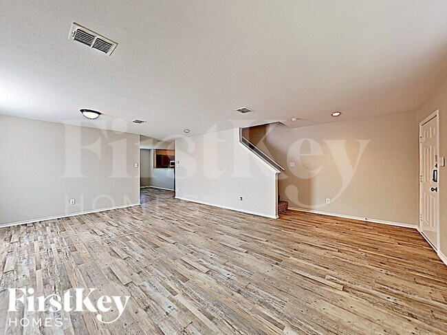 Photo - 2801 Spencer Cir