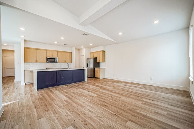 Photo - 2525 Appian Wy Apartment Unit B