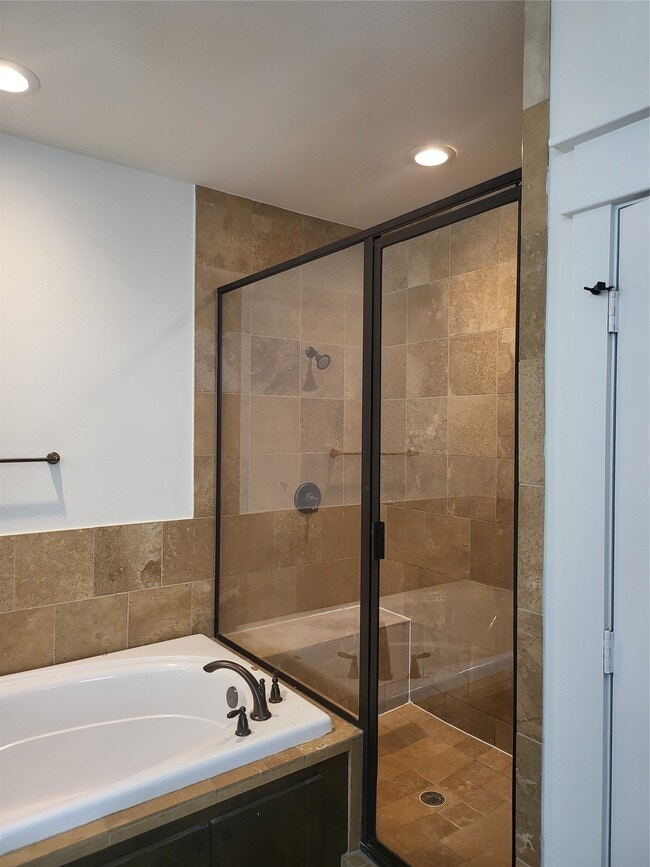 Photo - 2423 Roufa Rd