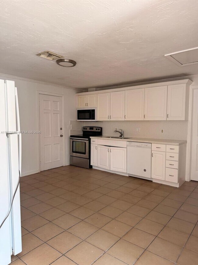 Photo - 409 NW 33rd St Unidad 1