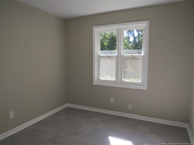 Photo - 4943 Fieldcrest Dr