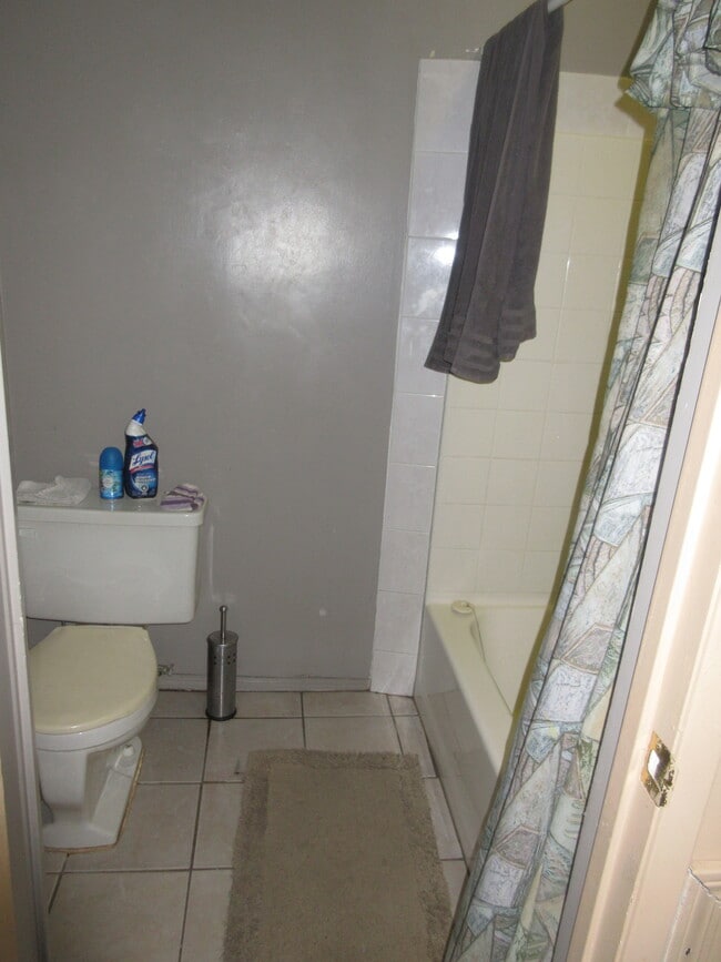Photo - 8920 180 St NW