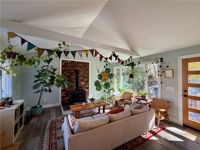 Photo - 11 Holmes St