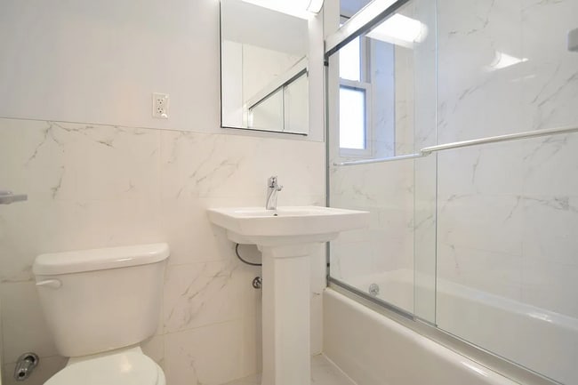 Photo - 1540 Pelham Pkwy S Unit 202E