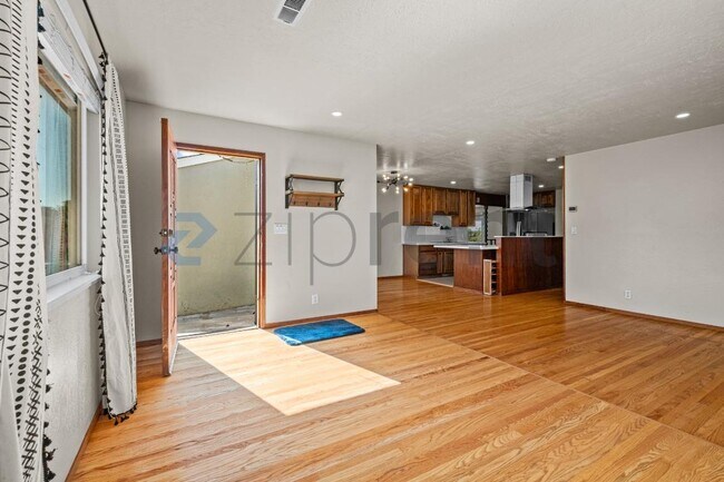 Photo - 232 Doyle Dr