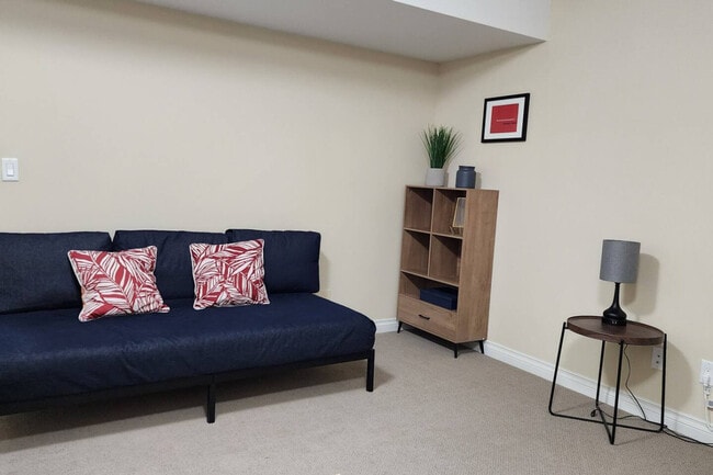 Building Photo - 2450 Radio Tower Rd Unit SI ID1521989P