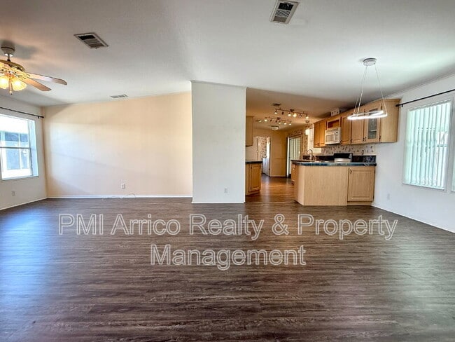 3515 Zephyr Ln