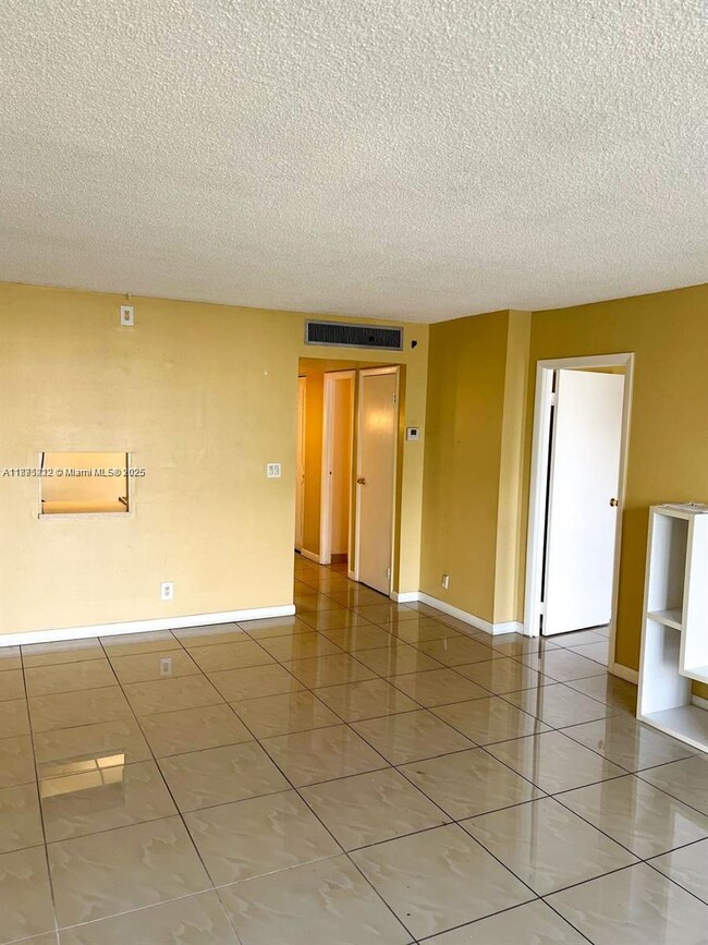 Photo - 20400 W Country Club Dr Unit 217