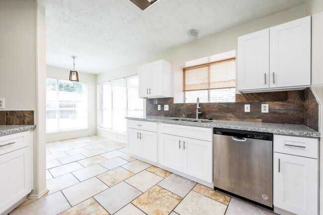 Photo - 1931 Wildwood Ridge Dr