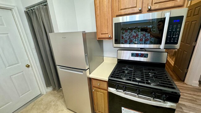 Photo - 1254 N Bosworth Ave Unit 2R