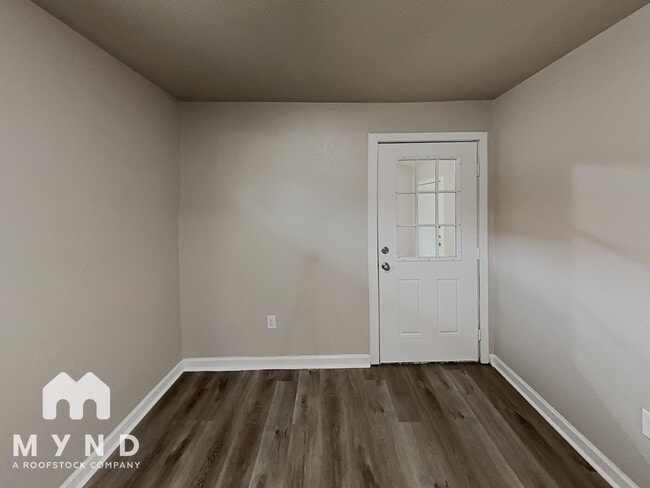 Photo - 235 E Lambert St