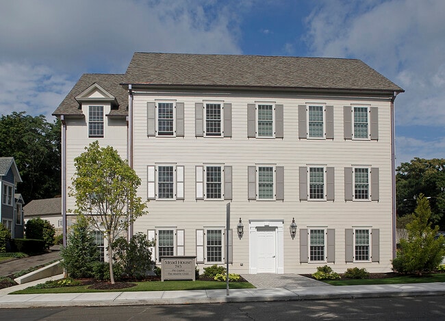 Building Photo - 745 Boston Post Road