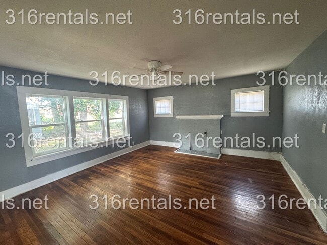Photo - $900 - 2 bed 1 bath - Single Family Home