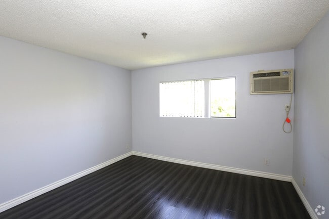 1BR, 1BA